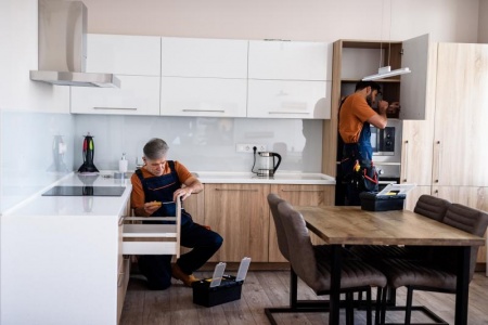 Les qualifications à vérifier avant d'engager un menuisier professionnel